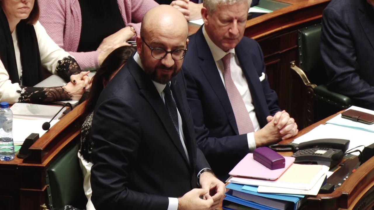 Charles Michel annonce à la Chambre la démission de son gouvernement