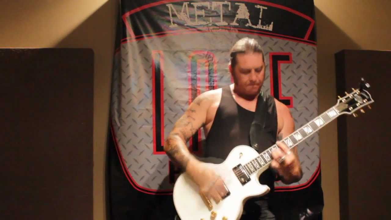 Matt Pike demonstrating his Lace Dirty Heshers