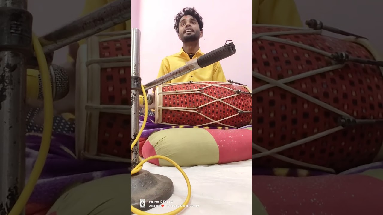 सुंदर गायन के साथ वादकी कैसा लगा बताई आप लोग सपोर्ट करें धन्यवाद #harikirtanvideo 