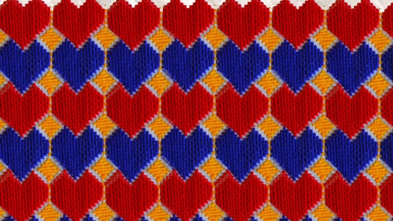 beautiful heart shape design on plastic sack | प्लास्टिक की बोरी पर दिल के आकार की बहुत सुंदर डिजाइन