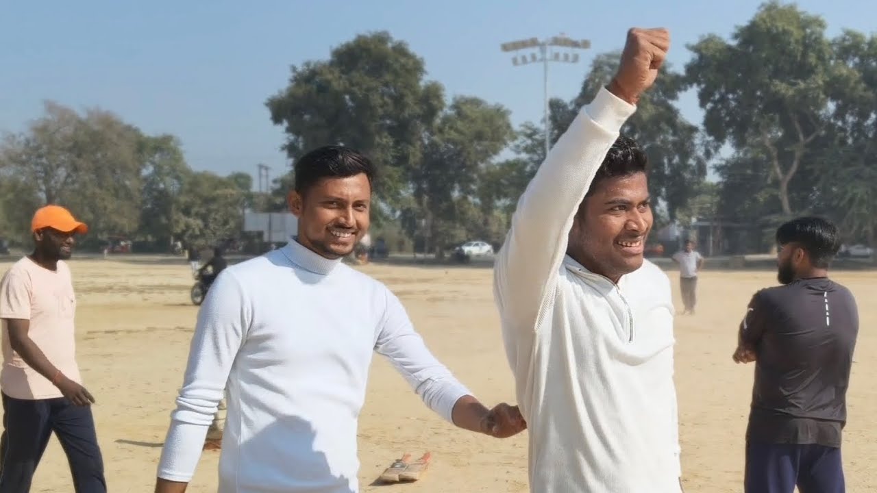 सिंगल विकेट मैच लड्डू कन्नौज vs तेजस दूसरी पारी बोर्डिंग ग्राउंड कन्नौज उत्तर प्रदेश 