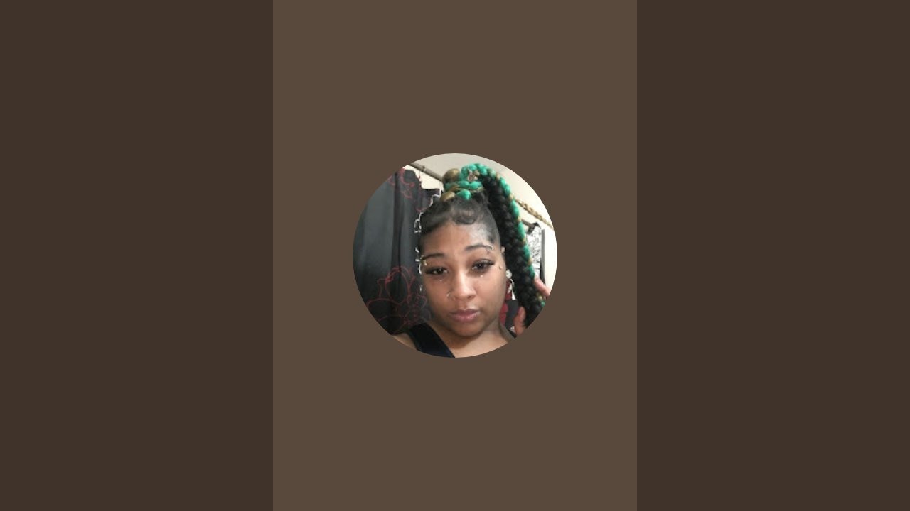 DiverseDerica is live! Watsup y'all I'm back💯....