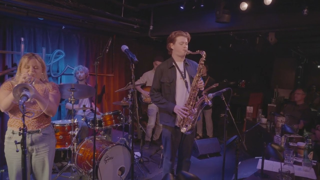 Queenstown Collective - Live At Pizza Express (ft. Poppy Daniels)