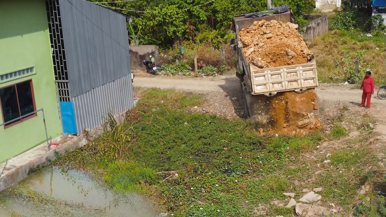 Land Size 5x20  Project..! Filling Land By Small Bulldozer Pushing Land & 5-tonTruck Team Unloading