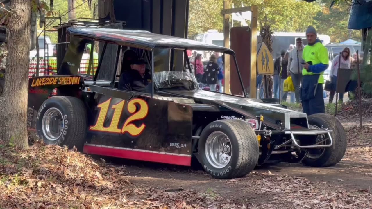 2021 PUMPKIN RUN  -  MOTORCYCLES, A LINCOLN,  GARY BALOUGH'S BATMOBILE