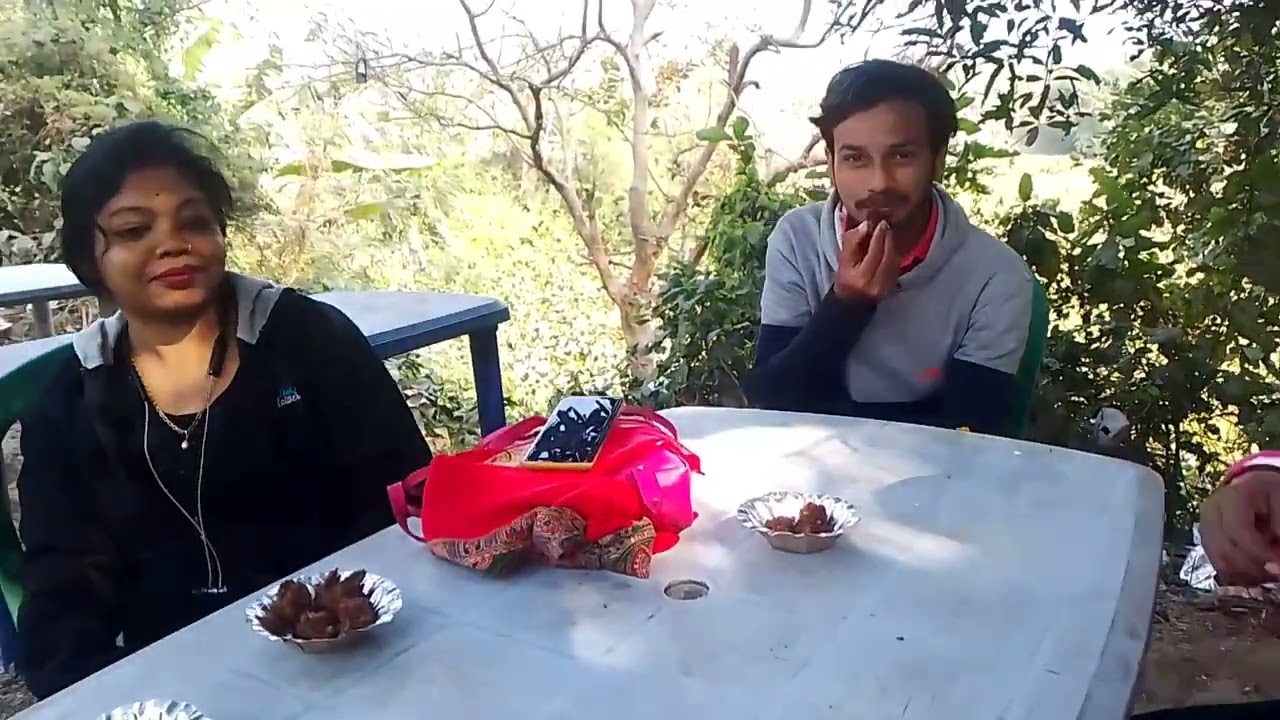 আমাদের পিকনিকের কিছু্ মুহুর্ত 
