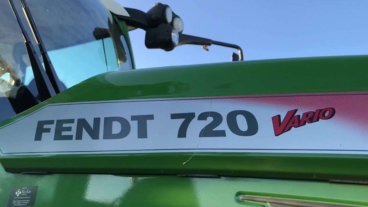 Fendt 720 pick up hitch operation