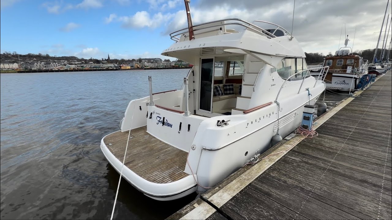 Jeanneau Prestige 32 с двумя двигателями Volvo Penta D4, 2 x 260 л.с. - Обзор и пошаговое описание.