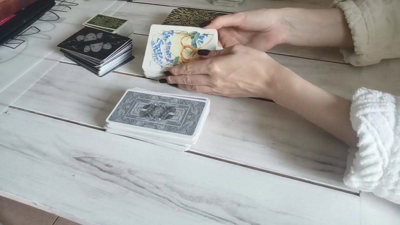 Какая я в его глазах? | Расклад Таро
