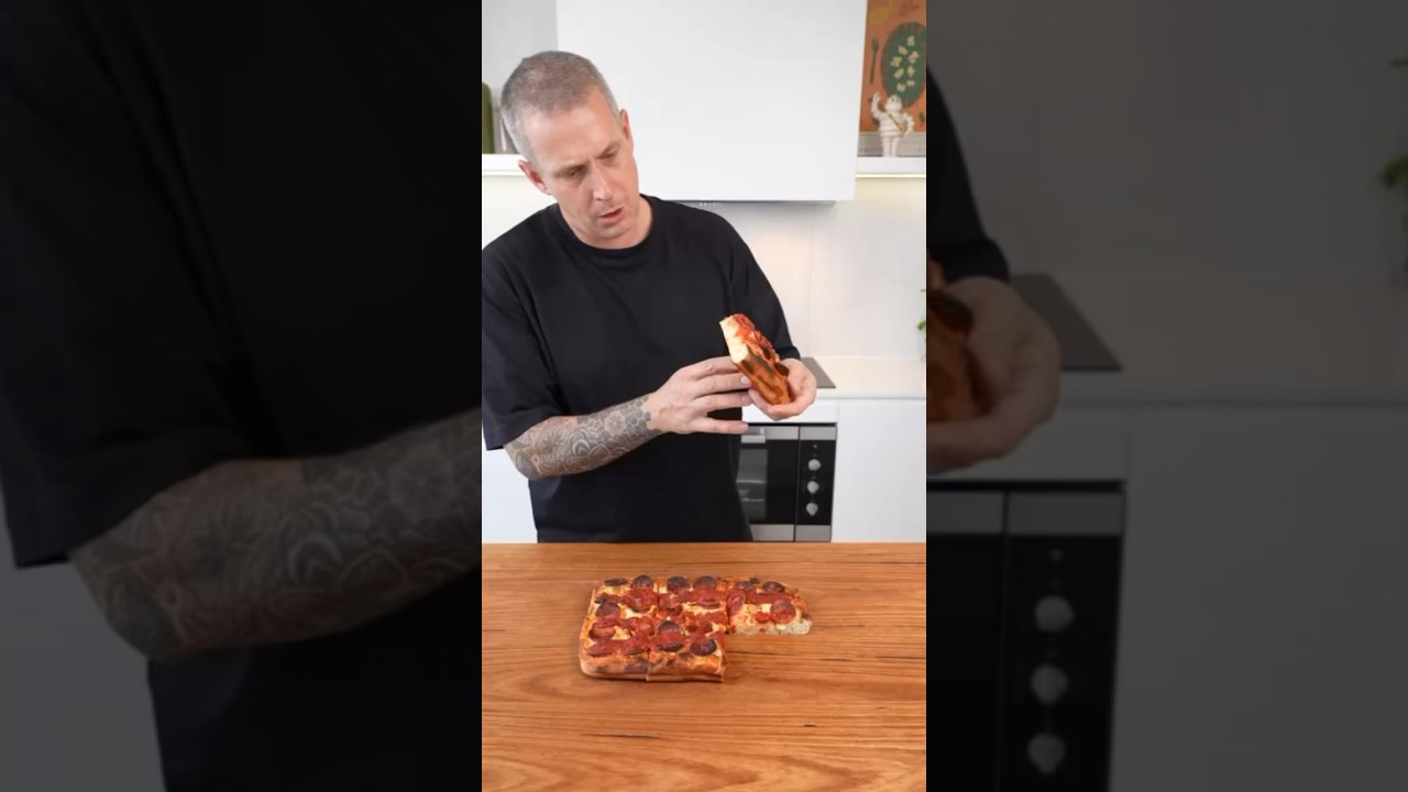Detroit-style pan Pizza 🍕 #shorts