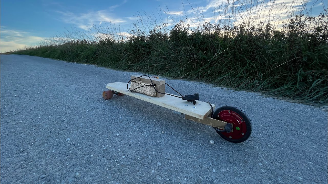 3 wheel electric skateboard. 27km/h!