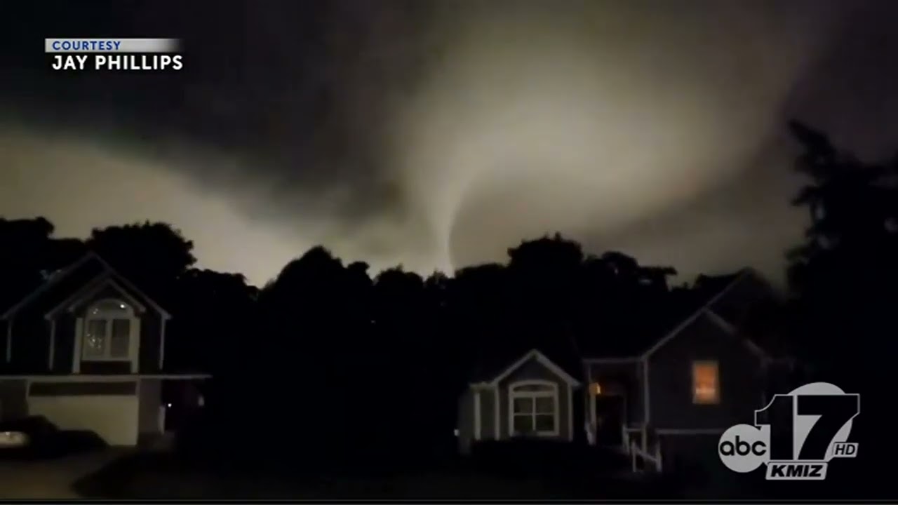 Cellphone video shows tornado in Kansas City area early June 8