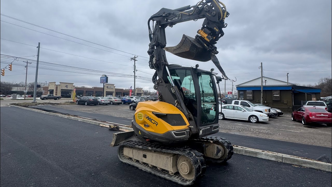 Paver base with Mecalac + Engcon 