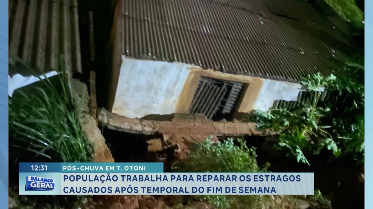 Pós-chuva: Moradores de Teófilo Otoni reparam estragos.