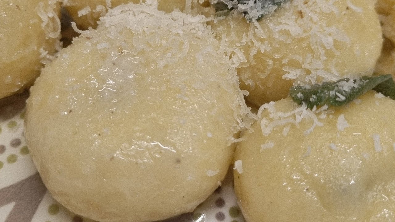 Gnocchi sem glúten, rcheado com gorzonzola e nozes. ( 3 )
