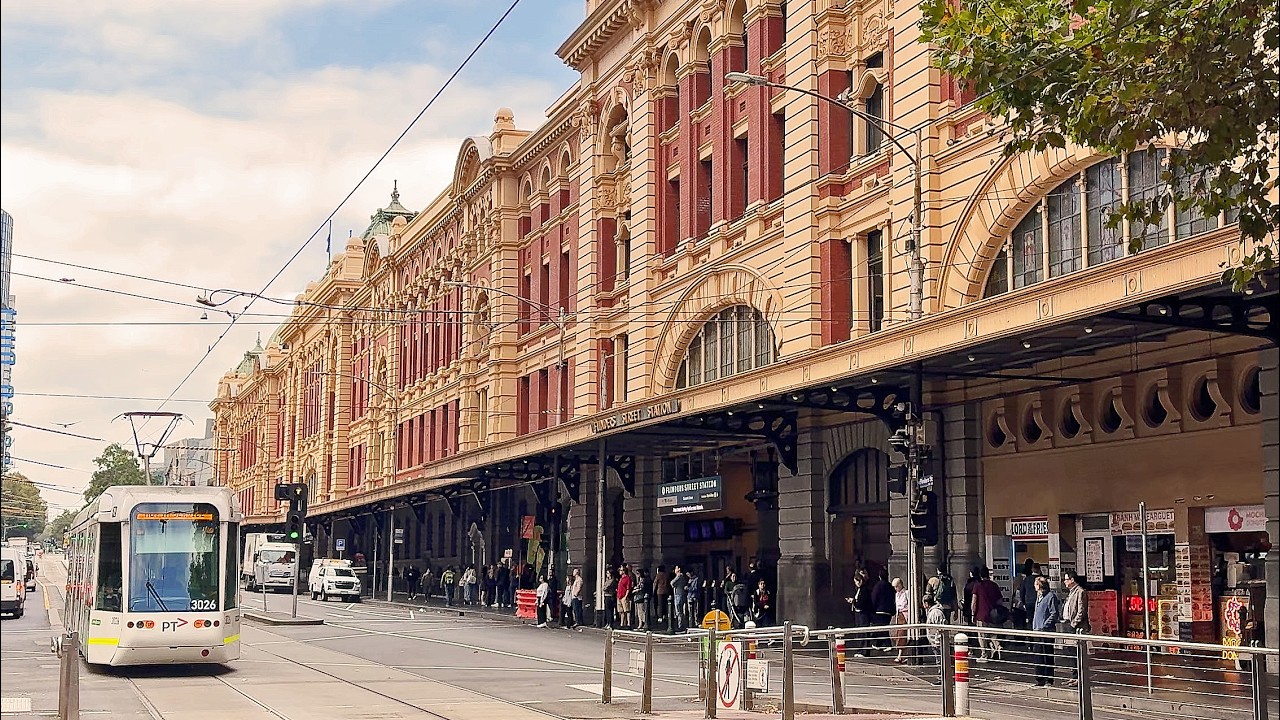 Melbourne CBD Walk | Flinders Street to Melbourne Central & Swanston Street (4K)