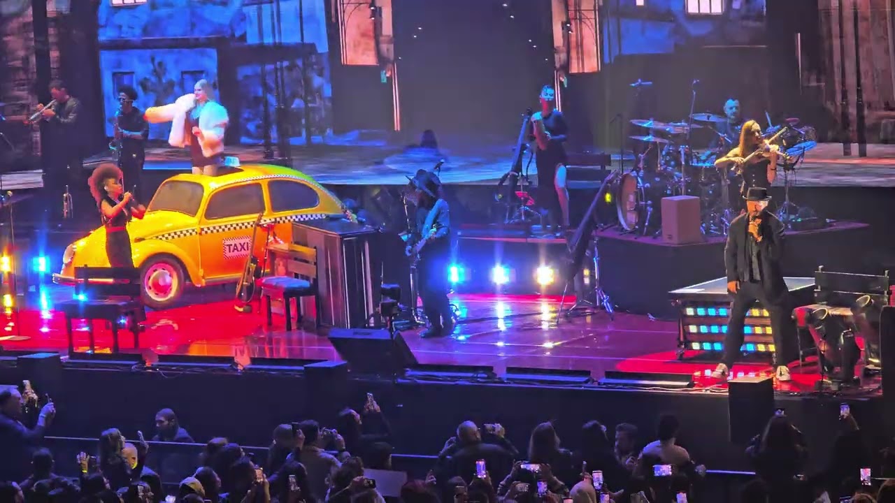 Ricardo Arjona el Taxi madison squar garden febrero 12 con Claudia 