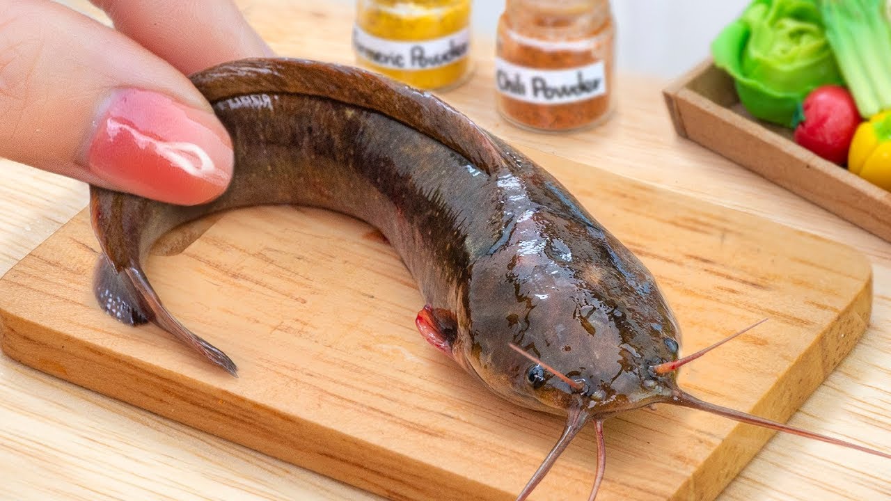 Satisfying Miniature Egg Fishing and Cooking Delicious Catfish Curry - Mini Yummy's Best Recipe