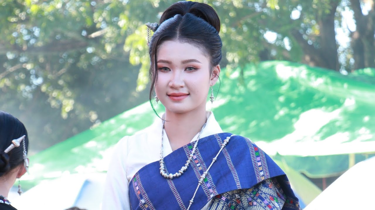 กานเปีดงานพระทาดอีงฮัง&สาวสะหวันนะเขด-ການເປີດງານພະທາດອີງຮັງ #ສະຫວັນນະເຂດ#diy #music #viralvideo 