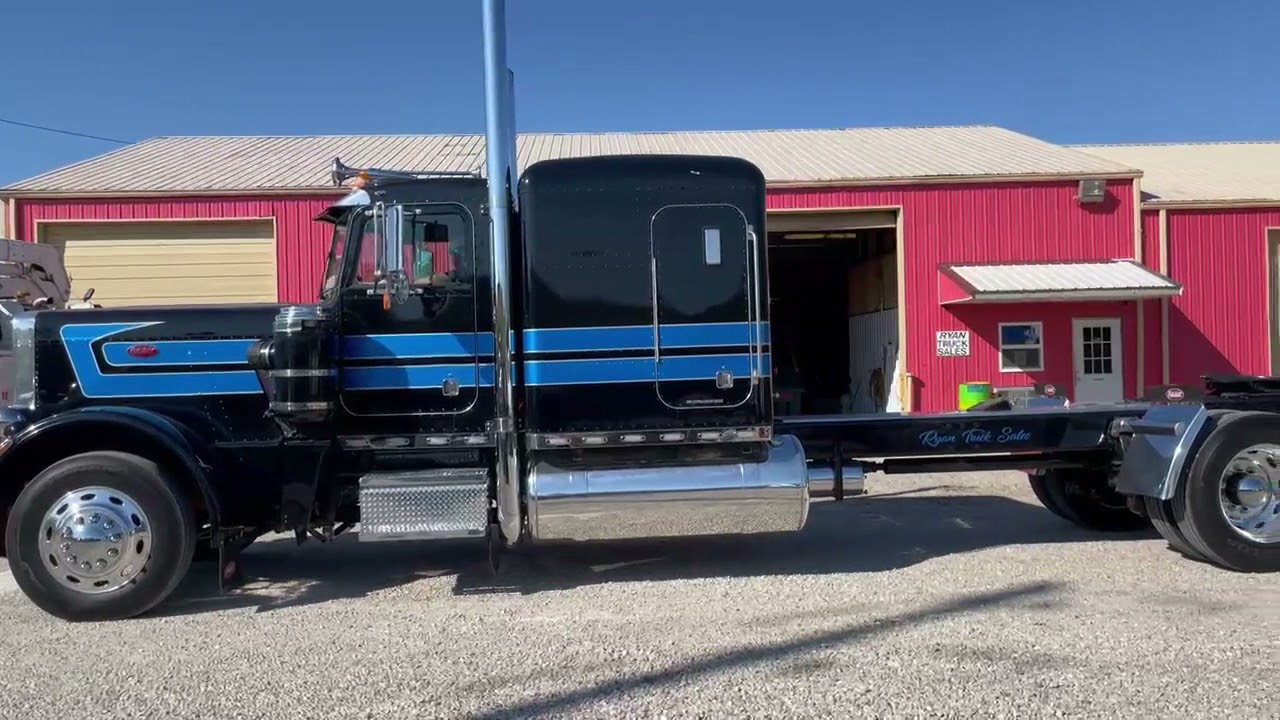 GovDeals: 1987 Peterbilt 359 EXHD T/A Sleeper Truck Tractor