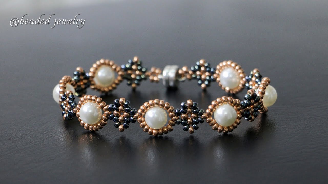 Quick & easy to make beaded bracelet with seed beads and pearls. Beading tutorial