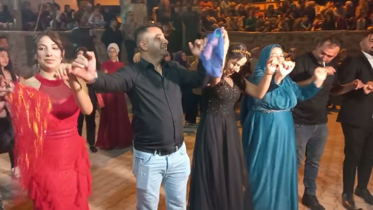 Sen sivasi seyret yar bende seni.(VUR LEYLA LEYLA ).MUHTEŞEM bir düğün oldu..seyret birdaha...!!