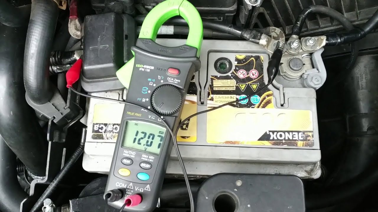 2.2T diesel: Pomiar cęgami prądu rozruchowego rozrusznika i prądu ładowania. Espace.