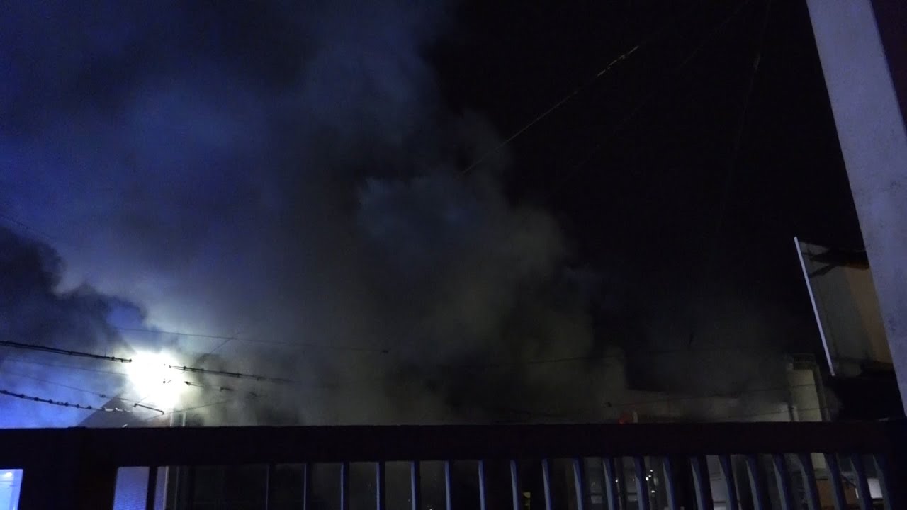 Instandhaltungsdepot ausgebrannt - Massive Rauchentwicklung