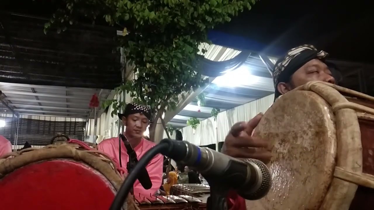 tari remo gaya putra.../wayang kulit jawa timuran