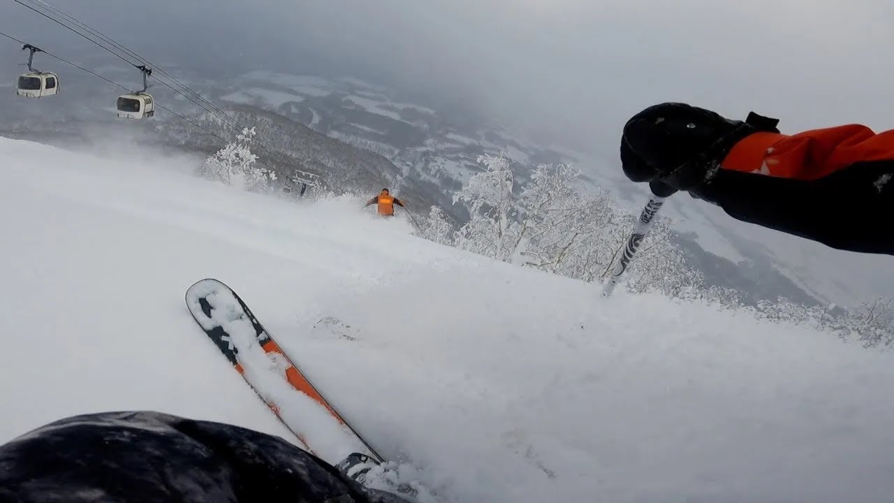 Skiing Niseko Gate 11 pow - Triple Black 2023