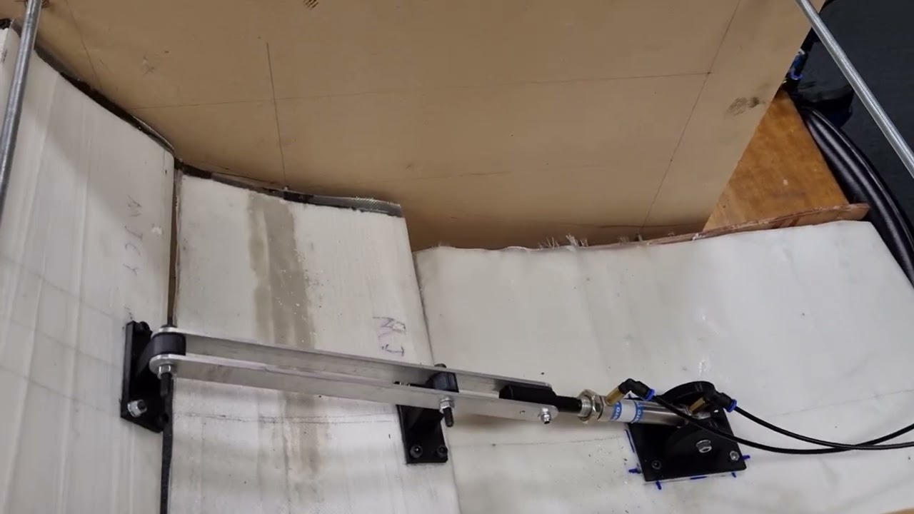 Pneumatic actuator DRS system