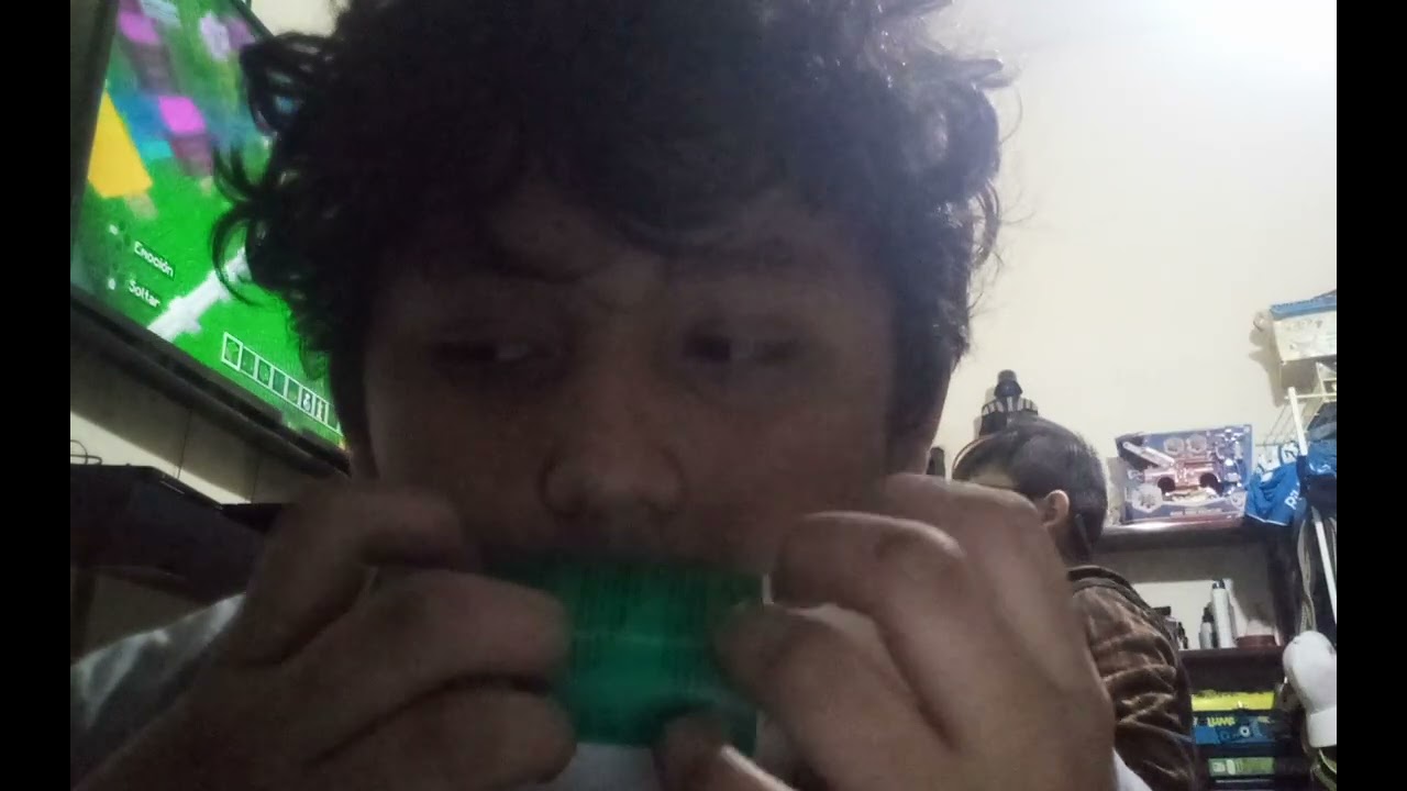 Mi primer ASMR (si no escuchan por favor suban el volumen)