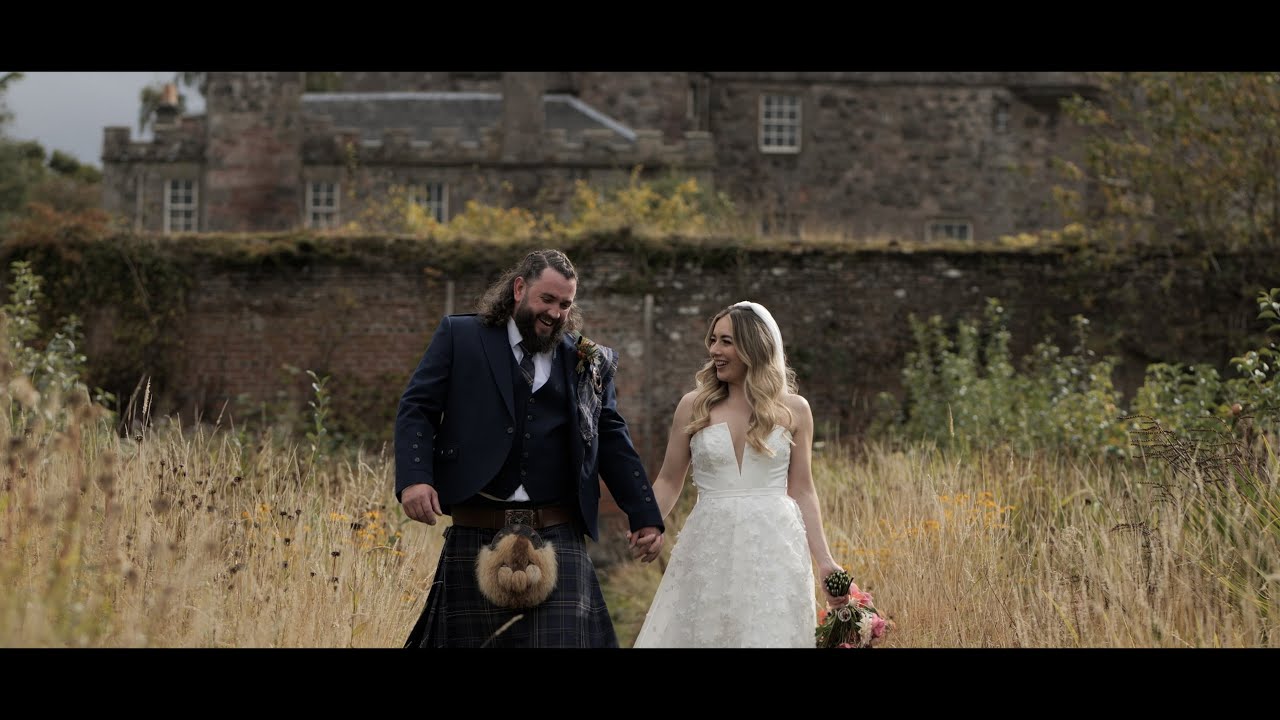 Chloe & Jamie // Megginch Castle // Wedding Highlights