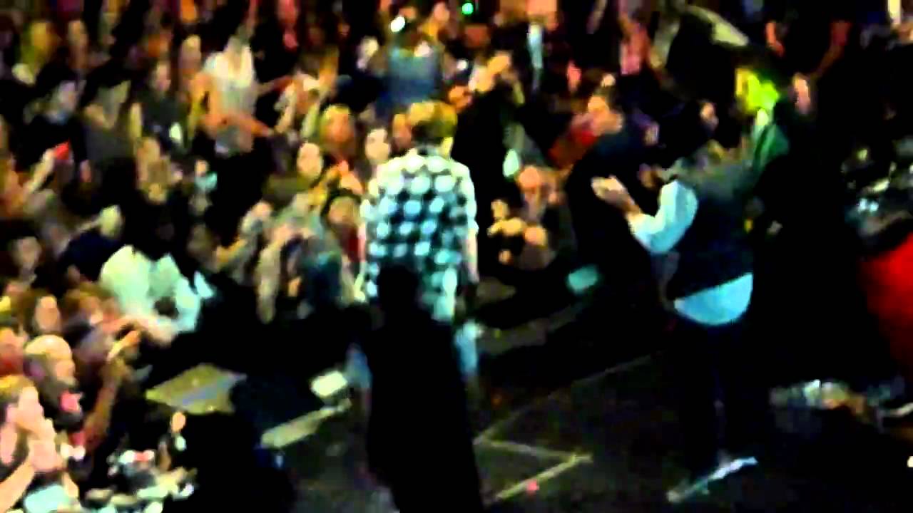 Z100 Jingle Ball 2010 Justin Bieber - Somebody To Love [HD]