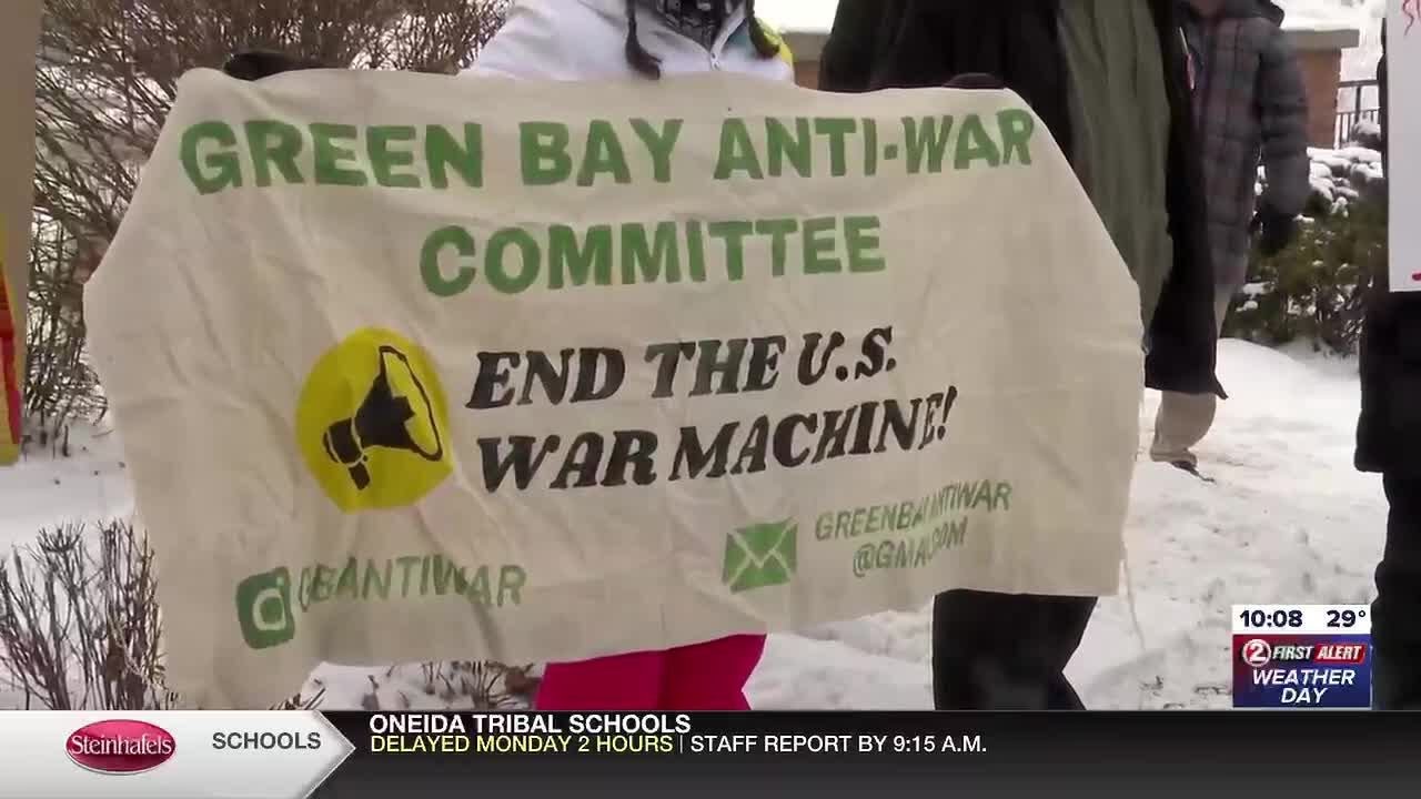 Protesters in Green Bay speak out against Trump administration&rsquo;s attack on Venezuela