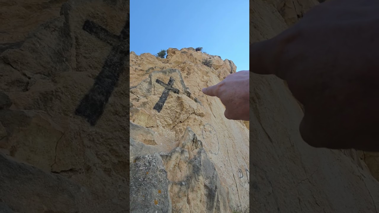 Vía "a calzón sacao" sector de la muerte Serra Grossa Alicante escalada. 