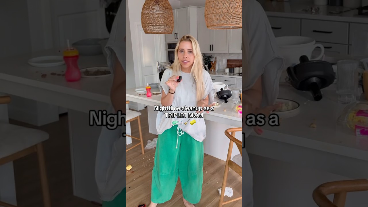 Poor scrub daddy🥺😭#mom #clean #cleantok #asmr #asmrvideo #nightroutine #nightdoneright #fyp