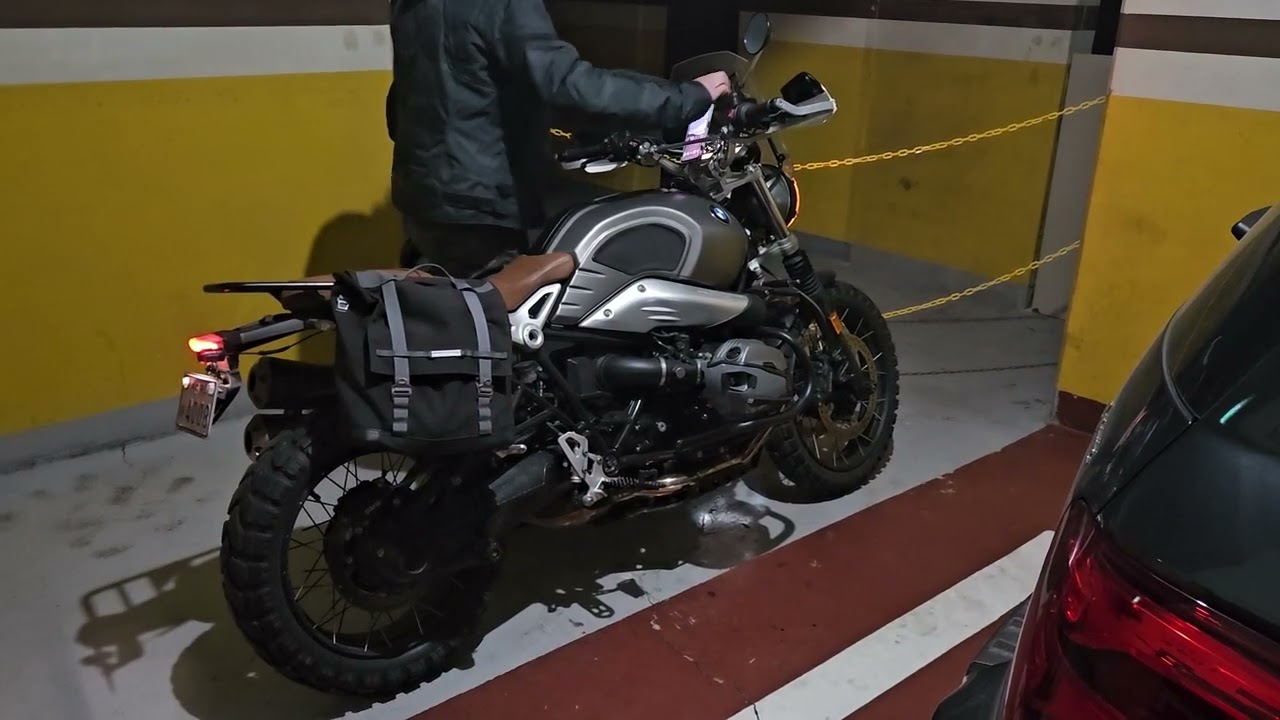 알나인티 스크램블러 배터리 교체 로케트 STX14