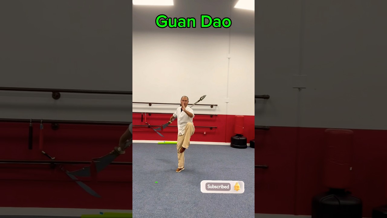 Shaolin Guan Dao Traditional weapons #martialarts #kungfu #wushu #Guandao