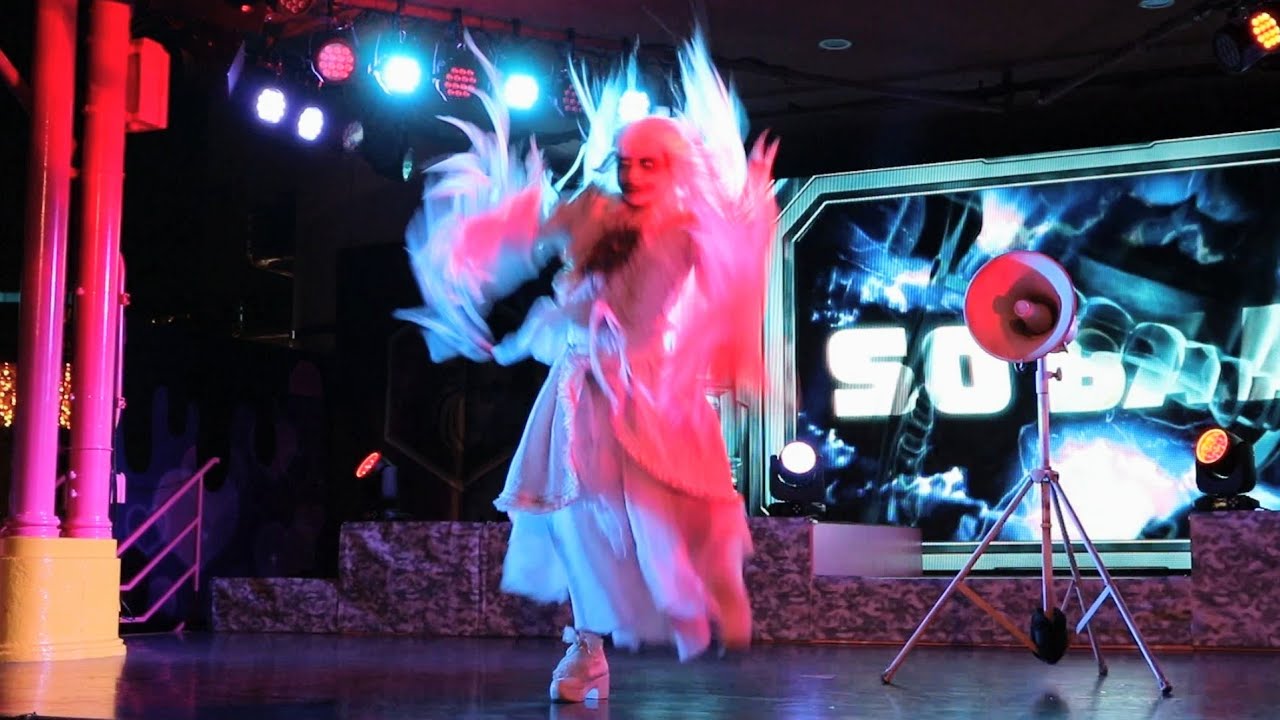 ゴシックゾンビのゾンビ・デ・ダンス（USJハロウィーンホラーナイト2025、プロップ・ドック・ステージ）