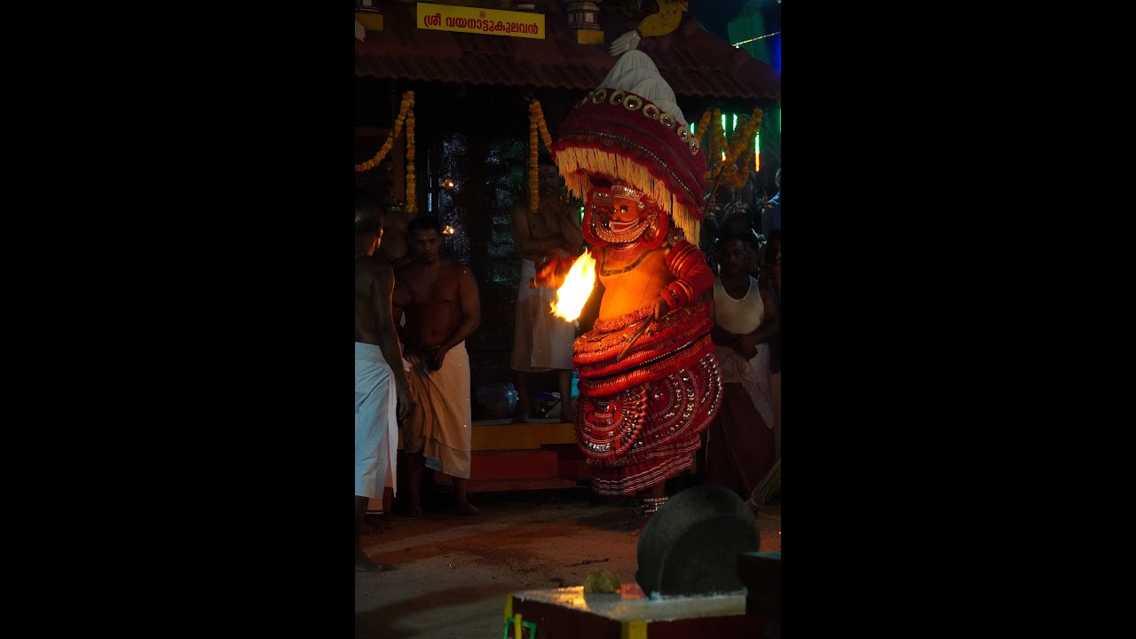 Divine Theyyam at Chettiyar Kavu - kannur