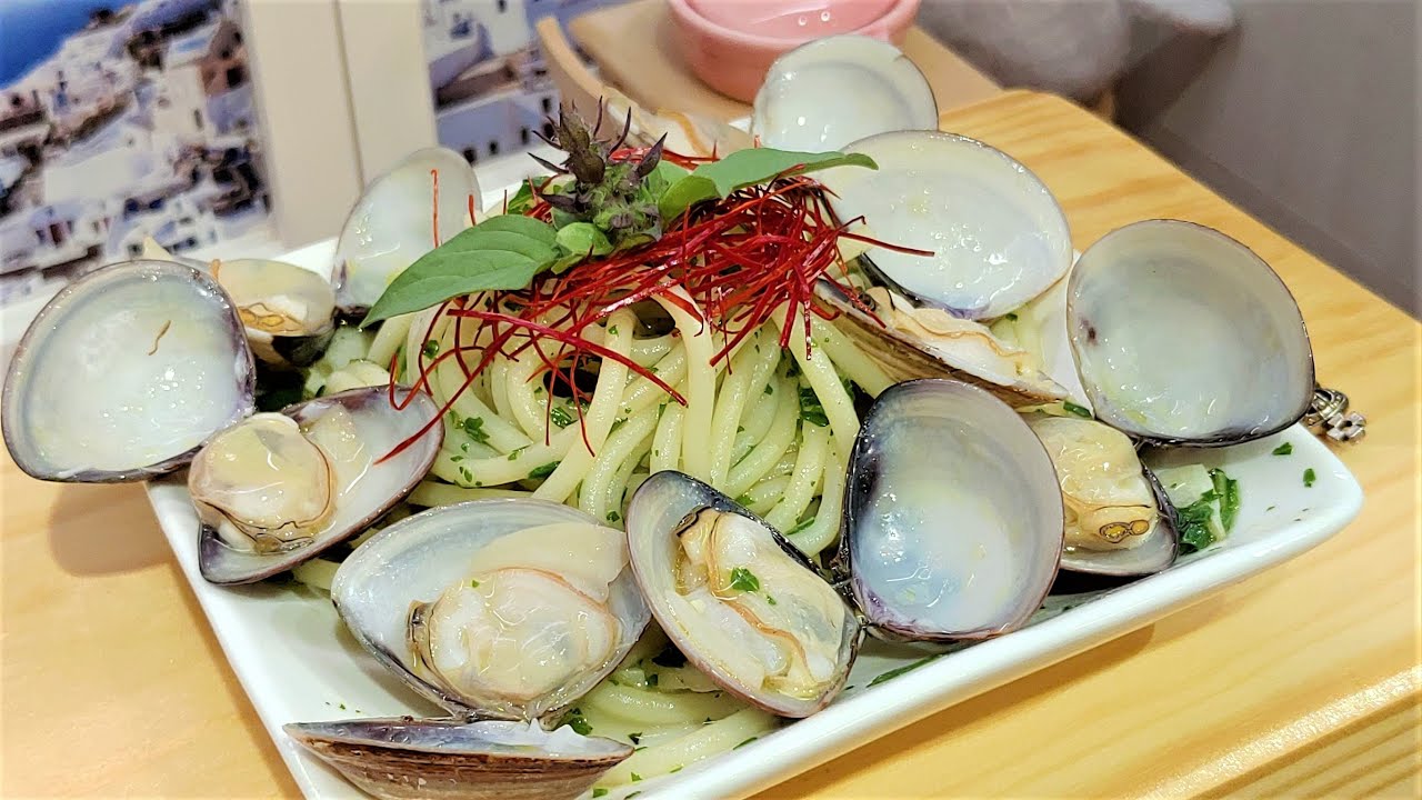 Spaghetti with Clams & White Wine | Recipe with Subtitle | Tiny Cafe