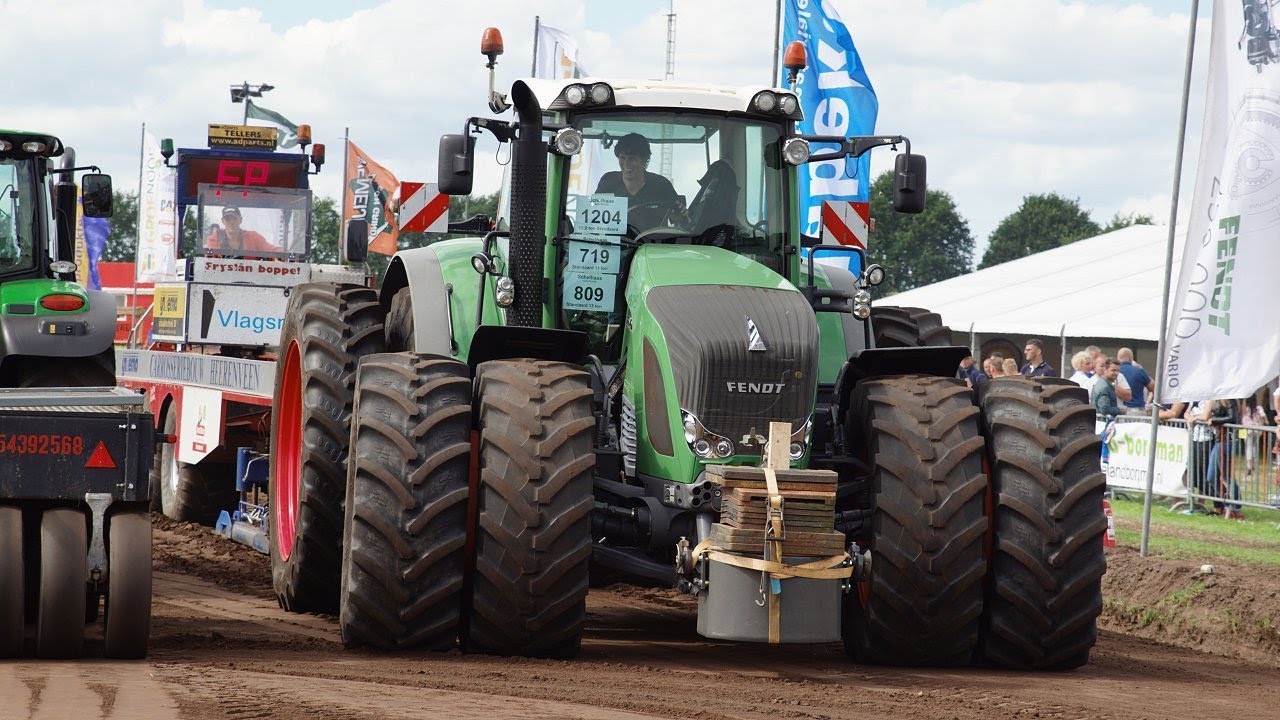 Trekkerslep Coevorden Big tires horsepower smoke tractorpulling Trekkerweb