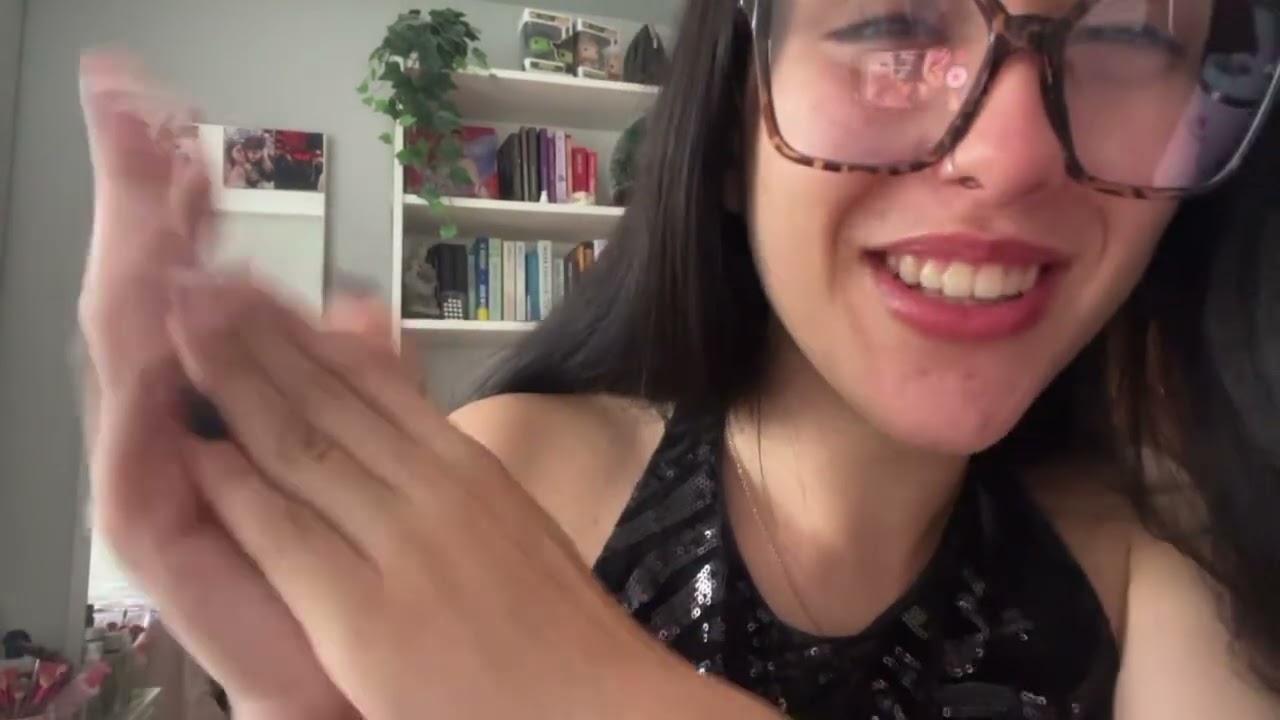 ASMR - ¿QUÉ HAY EN MI BOLSO? 👜 