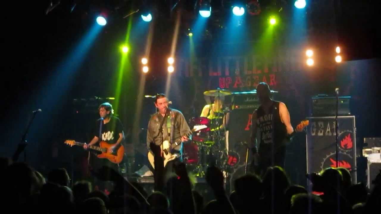 Stiff Little Fingers - Doesn't Make It Alright  (live @ SO36 Berlin, 11.04.2013)