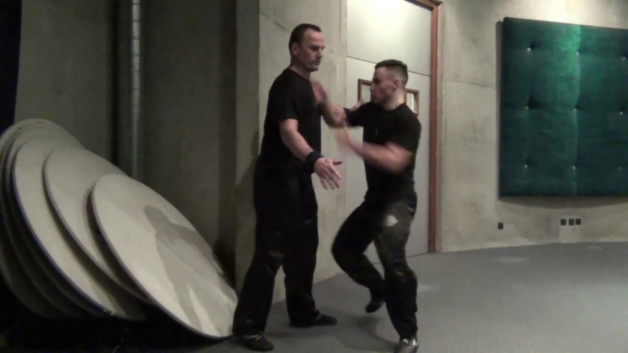 Penchak Silat & Self Défense par Hugo Tronche - Percussions expéditives