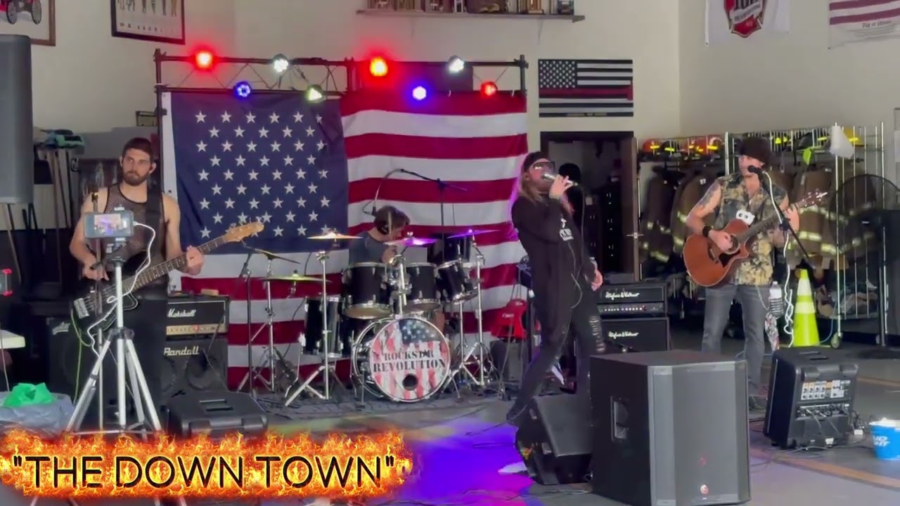 KITCHEN TEETH LIVE