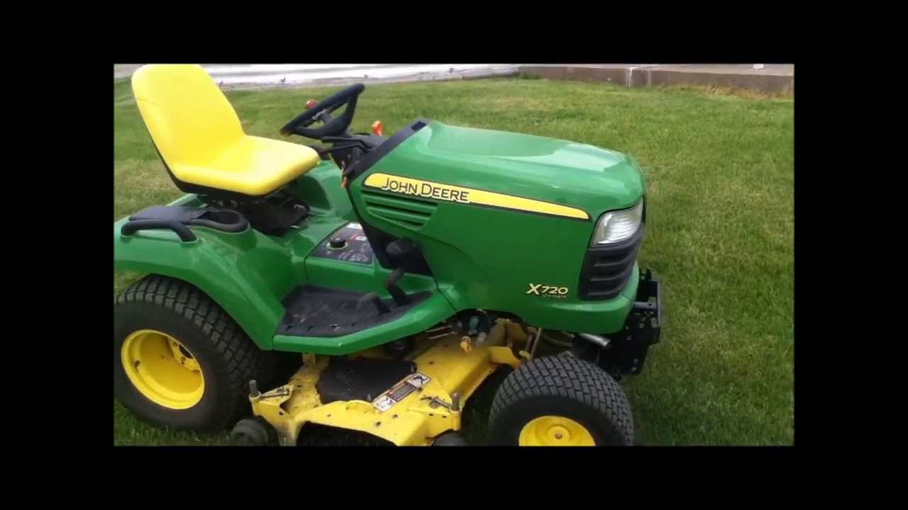 John Deere X720 Ultimate Walkaround and Drive