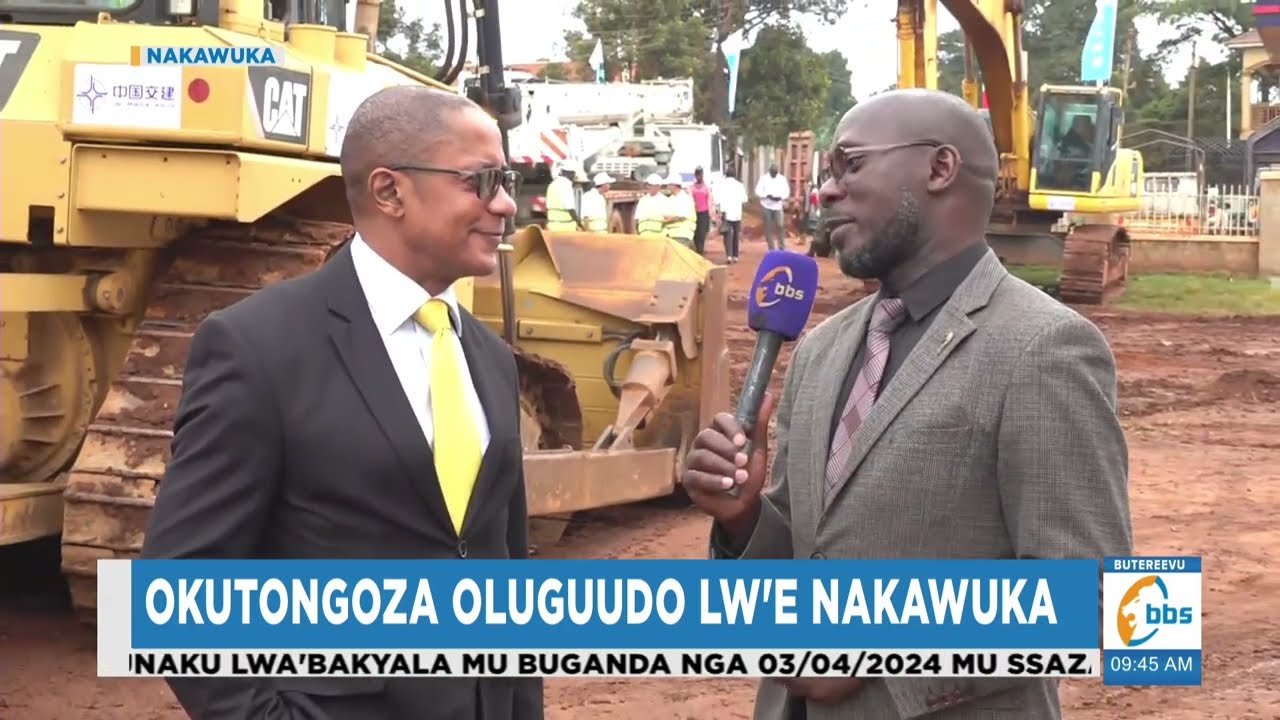 Abatuuze n'abakulembe ku luguudo lwe Nakawuka olutandise okukolebwa, basambira nnyuma #Zuukuka