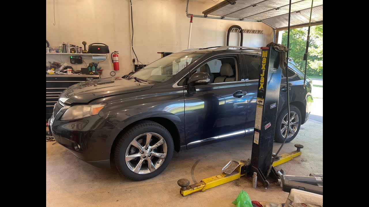 Замена вала привода карданного вала Lexus RX350 2010 года, правый передний
